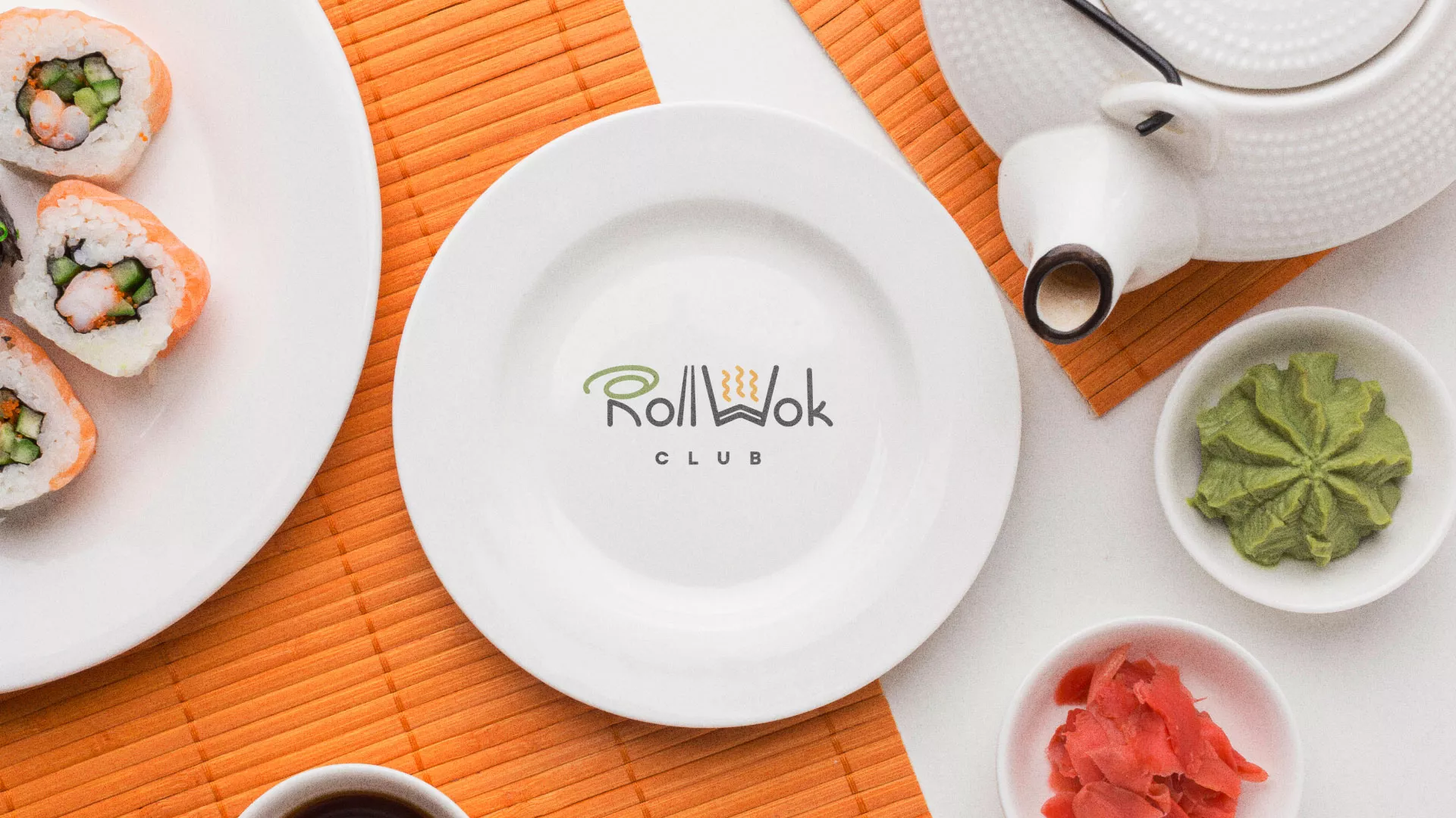 Разработка логотипа и фирменного стиля суши-бара «Roll Wok Club» в Пласте